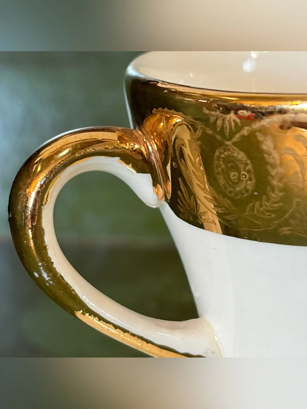 Vintage- CAPSCO George & Martha Washington Souvenir Teacup & Saucer 22k Gold